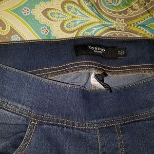 Torrid pull on Jeans